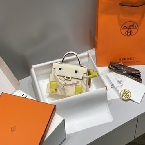 KELLY DOLL PICTO 馬賽克 奶油白 凱莉娃娃于千禧年上市的限量手袋