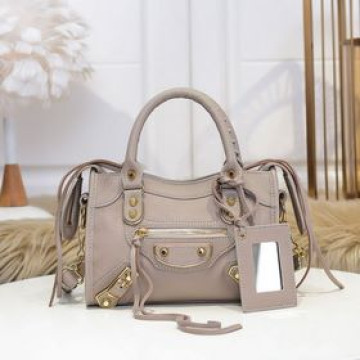 Balenciaga 巴黎x家 原單品質 經典代表作機車包，好美又耐看-原版山羊