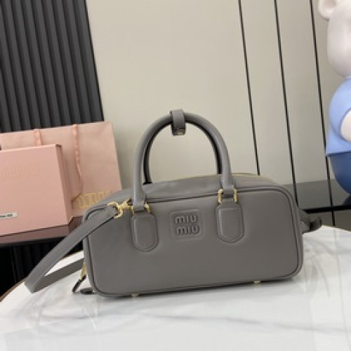 【新款】miumiu缪缪Arcadie 牛皮革中號(27cm)保齡球手提包/斜挎