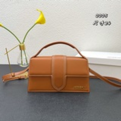 配盒子jacquemus*手提單肩包獨特的包身設計 加上手提時髦又可愛 高純度