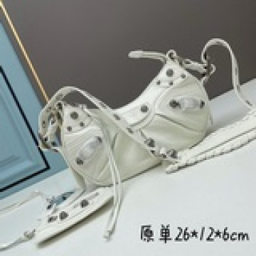 【原單小號】 爆裂文銀色Balenciag Le Cagole半月牙腋下包斜挎