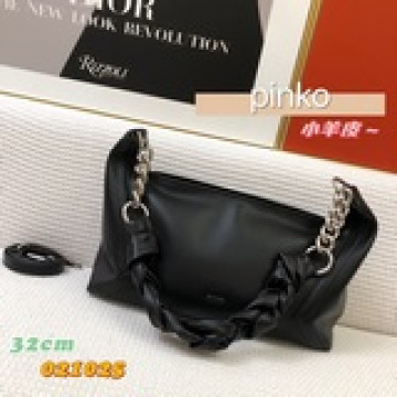 【原版皮高品質】配盒子pinko新款腋下包，小羊皮材質  創新包型新款出貨！全套