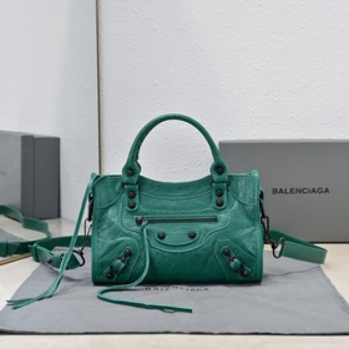 2026Balenciaga款 顔色機車包經典系列重現，時尚潮流，比舊版更簡潔大