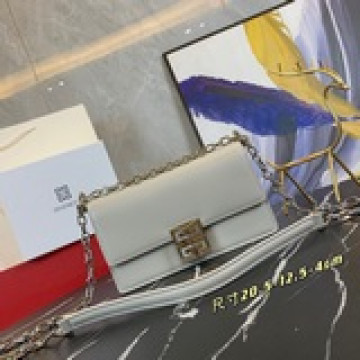 配盒子  GlVENCHY明星同款配布袋，卡片，證明書，紀梵希新款 牛皮 鍊條