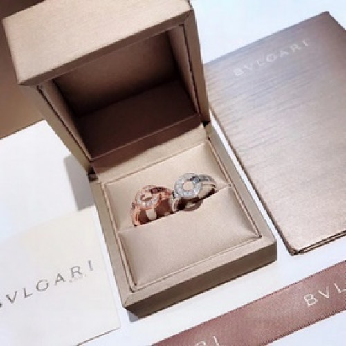 Bvlgari 寶格麗 經典款圓盤戒指 經久不衰 看做工看細節看刻字，一緻正品精