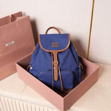 雙肩包出貨 MIUMIU新品學院風雙肩包：5BZ042，帆布與高品質小牛皮的完美