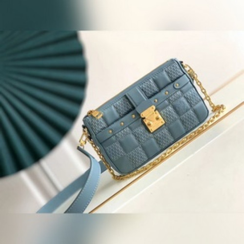 M59046 ochette Troca 手袋沿襲路易威登經典 Trocadér