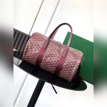 Barrel 40運動旅行袋柔軟輕便，是運動健身或短途旅行的完美伴侶。它的拉鍊系