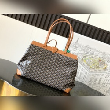 Bellechasse Biaude 小號包(敞篷包)是開口式手提包的結構化替代