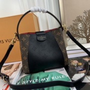 口碑滿滿的贊！Lv55270 誕生於1932年的香檳酒袋Noe以全新面貌回歸20