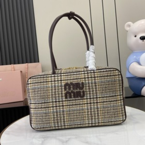【新款】MIU MIU原廠羊毛千鳥格公文包時尚與經典的完全融合，下一個大爆款非它