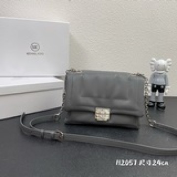 【全皮配盒子】  MK牛皮材質，秋冬季節新品來襲，手感柔軟，大衆又大氣，永不