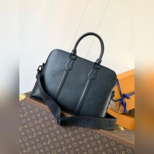 M59159黑色 頂級原單 變碼芯片 本款公文包擁有 LV Aerogram 牛