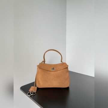 Balenciaga Rodeo 好不容易搶到的Rodeo！！！柔軟的大廓形包包