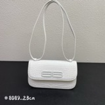 Balenciag gossip 出新 腋下豆腐包 通勤的硬挺版型 内裡多隔層