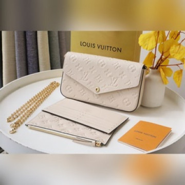 M82363 白色（壓花）Pochette Félicie由Monogram