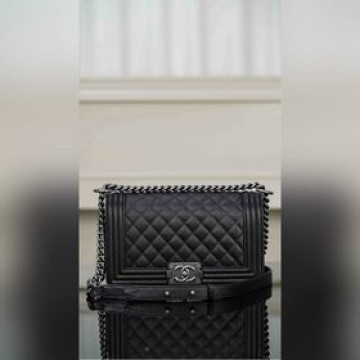 頂級進口原廠皮 所見即所得！  CHANEL LEBOY 正品皮小球紋 黑銀中