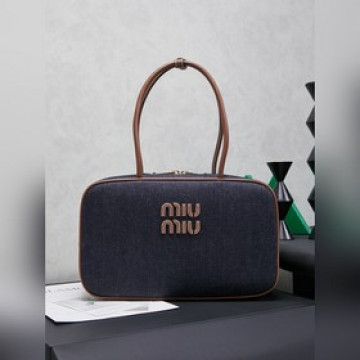 5BB117MiuMIUMIU新品帆布公文包，時尚與經典的完全融合，下一個大爆款