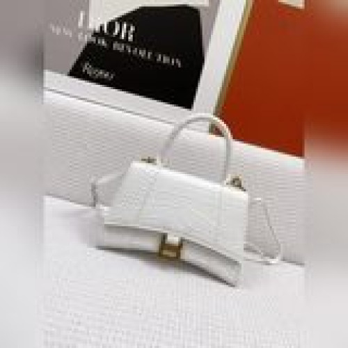 鳄魚紋小號23cmBalenciagα全新推出了帥爆的Hourglass沙漏包