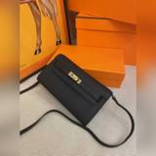 kelly 凱莉 .TO GO WOC單肩斜挎包 20.5cm 經典黑 EPS
