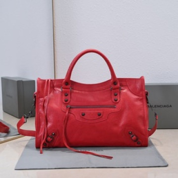 Balenciaga， 時代眼淚 機車包經典系列重現，時尚潮流，比舊版更簡潔大方