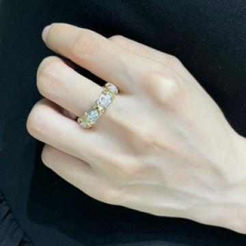 V金材質 2140210 (碼數5678) 蒂芙尼經典款交叉分色戒指 呈現 優雅