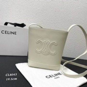 小號celin水桶包 首發春季新款，凱旋門大logo 包身精緻小巧 對小個子非常