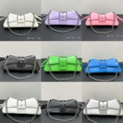 Balenciag 新品出貨 單肩 鍊條腋下包 可斜挎 牛皮 原版五金 上身超