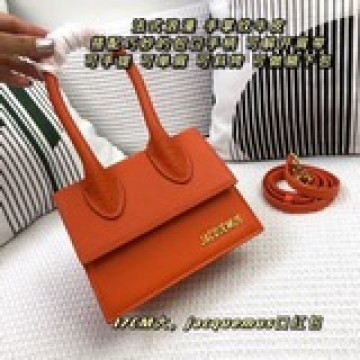 大jacquemus口紅包  2021春夏系列上新 多種背法 展示不一樣的法式浪