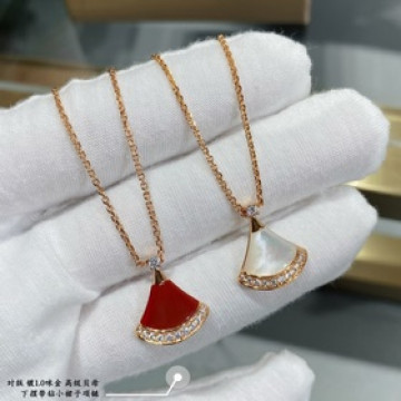 [原單對版] (配全套包裝) 寶格麗高級貝母下擺鑽扇形裙子項鍊 Divas D