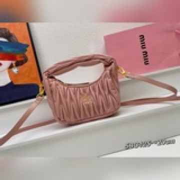5BC125：MiuMiu新品迷你MiuWander手袋，采用進口小羊皮經典品牌