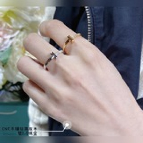 V金鍍咪金 碼數678。蒂芙尼T1戒指Tiffany T Two戒指全新誕生，字