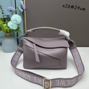 - 23早春爆款尺寸：24×16.5×10.5cm編碼：茄皮紫釉s26