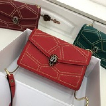 【BVLGARI 寶格麗】2023 新款以都市街頭藝術為設計靈感，汲取街頭塗鴉式