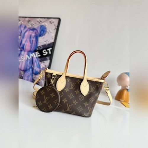 女款_『動态芯片配專櫃包裝』 海外原單M46705皮肩帶獨家實拍！這一季，品牌永遠最受