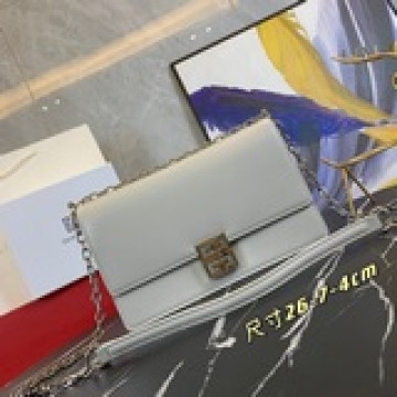 配盒子  GlVENCHY明星同款配布袋，卡片，證明書，紀梵希新款 牛皮 鍊條