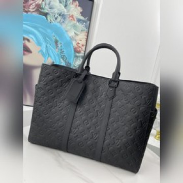 海外原單M21865獨家實拍！本款 Sac  lat 24H 手袋選用 Mono