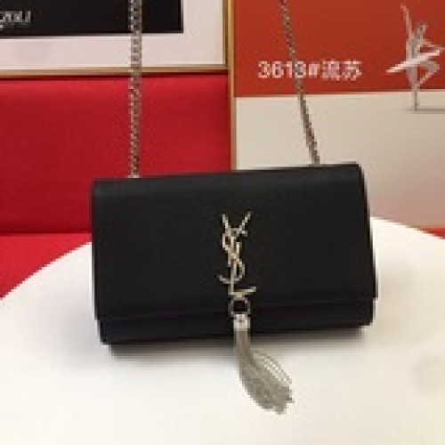 魚子醬 聖羅蘭 标志正面翻蓋包，配有馬銜索式鍊條肩帶、經典沒流蘇款，牛皮革，磁石