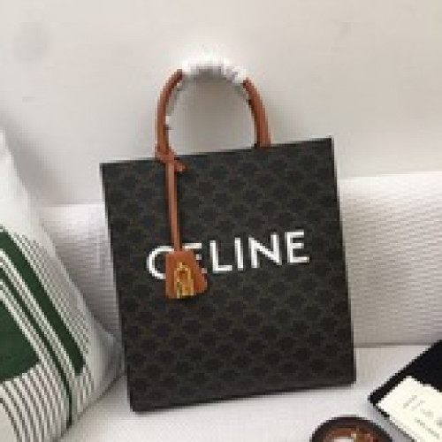原版品質出貨celine 一開始說實話這個款是不看好的 後來原版到手 看了實物