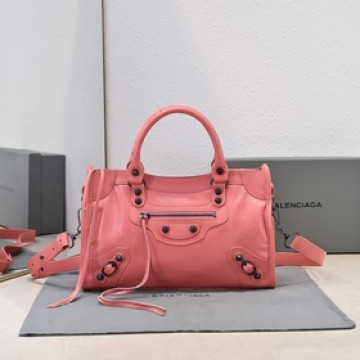2026Balenciaga款 顔色，機車包經典系列重現，時尚潮流，比舊版更簡潔