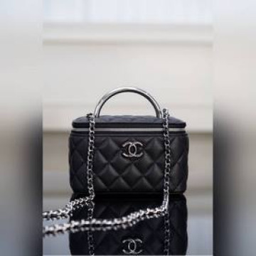 頂級進口原廠皮 所見即所得！  Chanel 25P 隐藏款 手柄長盒子包 荔