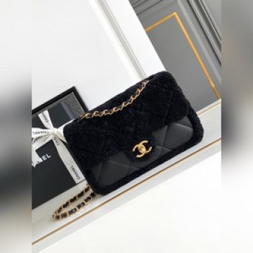 黑色  CHANEL 24k泰迪熊 秋冬系列包包| 愛不完 包包真的太絕啦亮點和