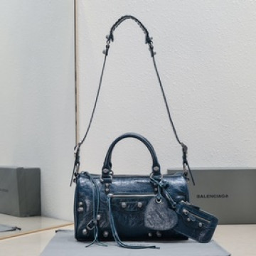 Balenciaga新款旅行包！大號30 cm*19*14，藏藍色