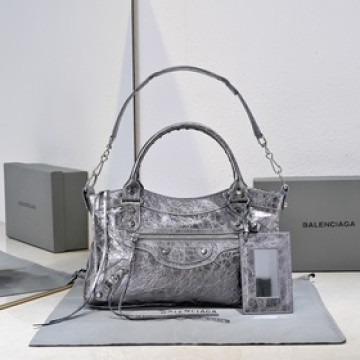 Balenciaga長款腋下包，尺寸：34 cm*20 cm*7 cm，顔色：複