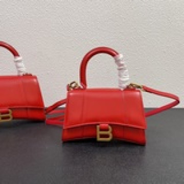 紋Balenciagα全新推出了帥爆的Hourglass沙漏兩用腰包、獨特的标志