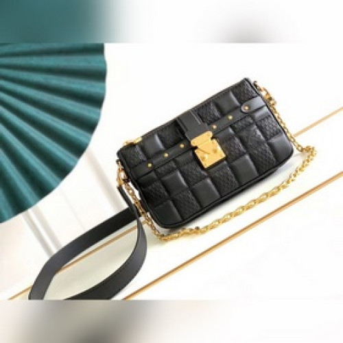 M59046 ochette Troca 手袋沿襲路易威登經典 Trocadér