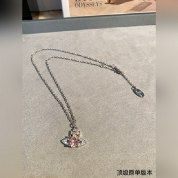 土星鑲鑽項鍊，太精緻了喜歡這種小而精緻的款，是種很精緻的飾品！這個東西我說來說去