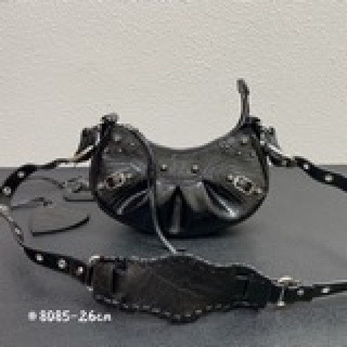 Balenci Le Cagole半月牙腋下包餃子包 出貨 緻敬經典機車包系列