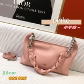 【原版皮高品質】配盒子pinko新款腋下包，小羊皮材質  創新包型新款出貨！全套
