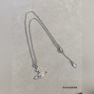 西太後 Vivienne 朋克風柳釘土星項鍊限定款！熱銷款！柳釘一閃一閃真是美